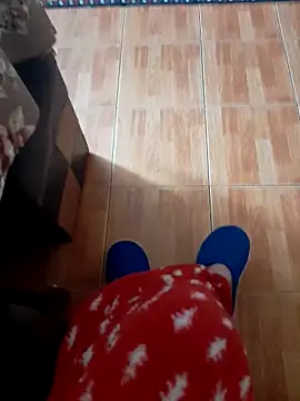 feet toes online show from 10-28-25, 05:33