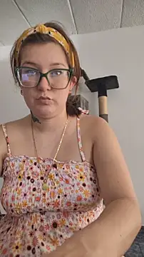 HunnyyLove online show from 04-25-26, 02:47