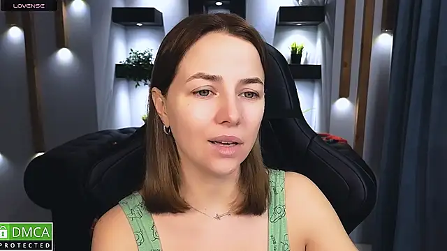 Snapshot of Mira_Mermayd chatting on 12-19-24, 01:07 Mira Mermayd online show from 12-19-24, 01:07