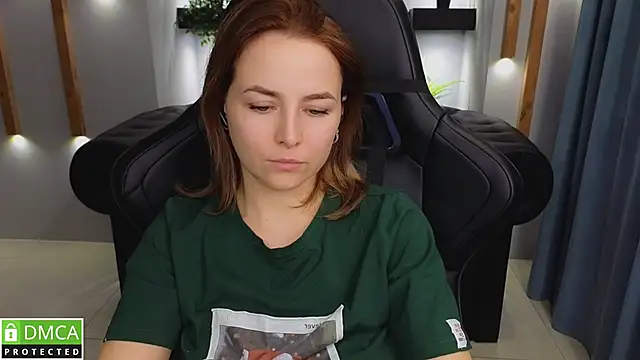 Snapshot of Mira_Mermayd chatting on 01-12-25, 07:21 Mira Mermayd online show from 01-12-25, 07:21