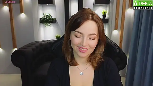 Snapshot of Mira_Mermayd chatting on 02-08-25, 04:25 Mira Mermayd online show from 02-08-25, 04:25