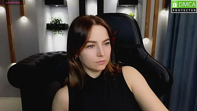 Snapshot of Mira_Mermayd chatting on 02-28-25, 04:43 Mira Mermayd online show from 02-28-25, 04:43