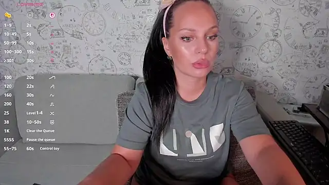 Snapshot of LondonBadGirl chatting on 09-16-25, 08:43 LondonBadGirl online show from 09-16-25, 08:43