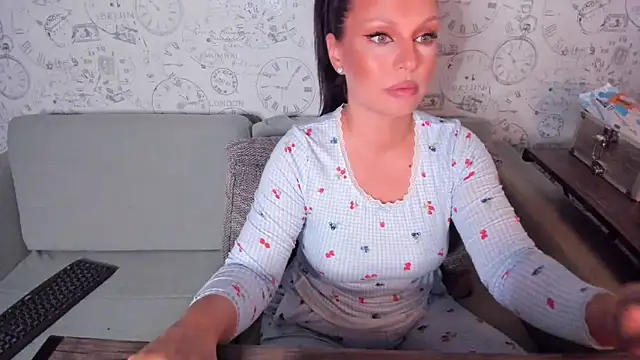 LondonBadGirl online show from 06-08-26, 08:42
