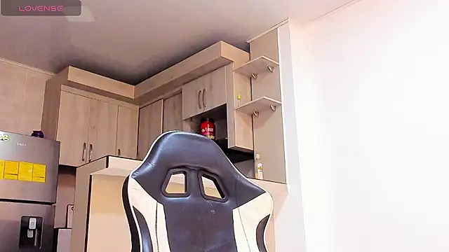 YeremiBrowm online show from 10-23-25, 08:07