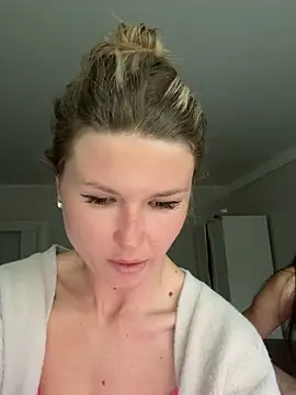AngelMiaM online show from 05-21-26, 04:36