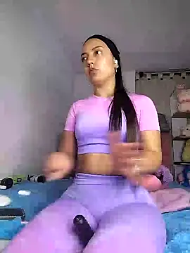 Snapshot of amycute_ chatting on 01-18-25, 12:24 amycute  online show from 01-18-25, 12:24