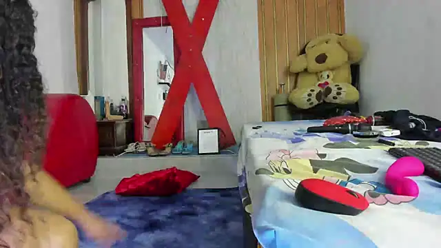 Lunastar02 online show from 04-20-26, 07:37