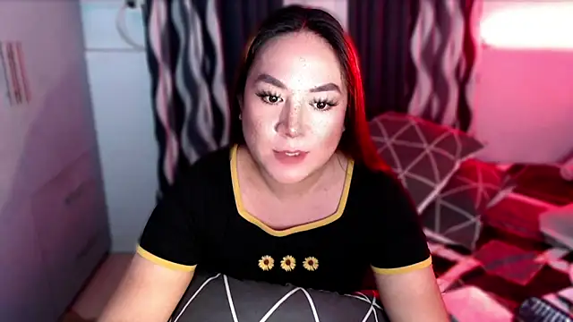 xSUCKTHYWOMANx online show from 12-17-24, 08:21