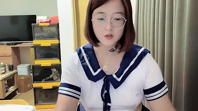 Snapshot of Tw_Angellovers chatting on 10-10-25, 02:16 Tw Angellovers online show from 10-10-25, 02:16