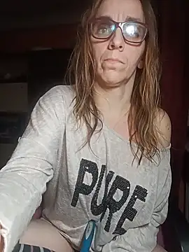 Dettybitch40 online show from 12-19-25, 07:21