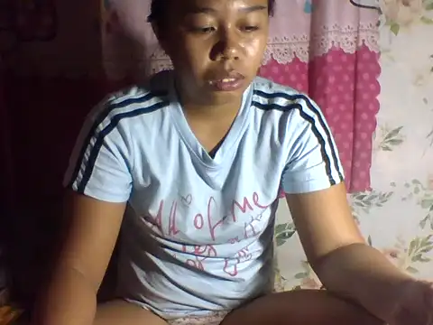 Snapshot of supertightkitty chatting on 12-02-25, 12:38 supertightkitty online show from 12-02-25, 12:38