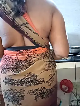 Tamil-hotwife online show from 02-10-26, 06:28