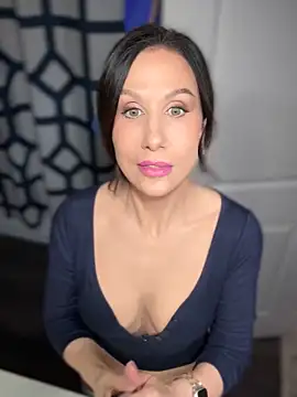 Snapshot of Fiona_Kent_ chatting on 01-08-25, 09:44 Fiona Kent online show from 01-08-25, 09:44