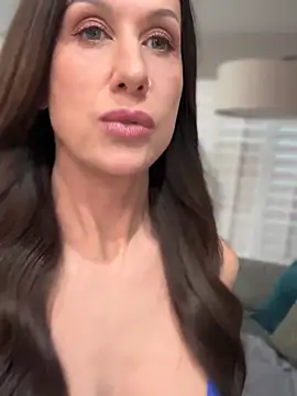 Snapshot of Fiona_Kent_ chatting on 03-20-25, 09:24 Fiona Kent online show from 03-20-25, 09:24