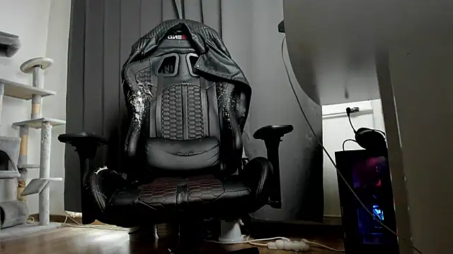 liamaesthetic online show from 11-09-25, 08:01