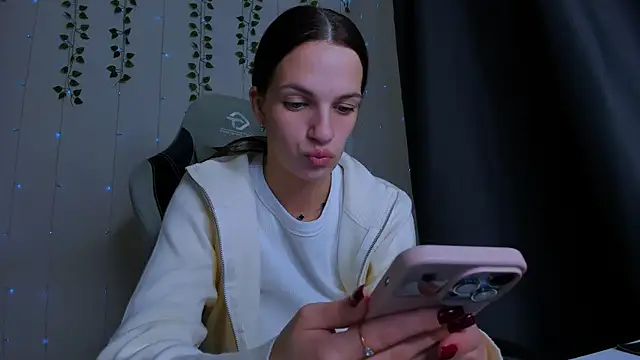 KarlaSim online show from 10-17-25, 02:41