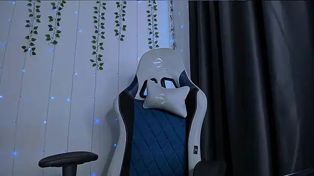 KarlaSim online show from 03-08-26, 11:25