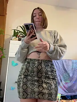 Daisy Michto Officiel online show from 12-12-24, 02:11