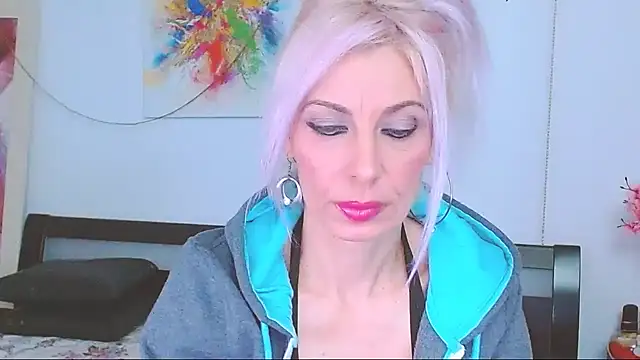 HoneyLara online show from 02-08-25, 06:55