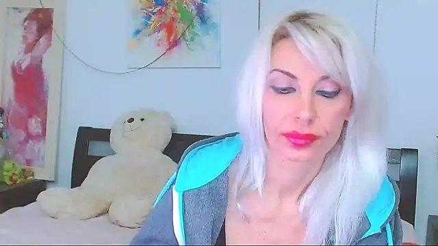 HoneyLara online show from 01-06-26, 12:58