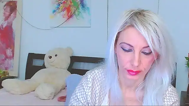 HoneyLara online show from 01-09-26, 12:02