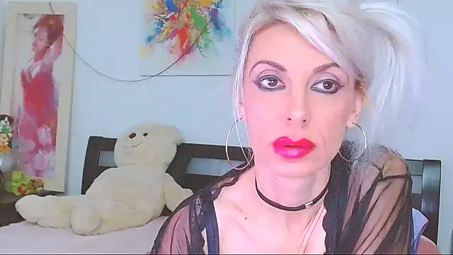 HoneyLara online show from 01-11-26, 11:43