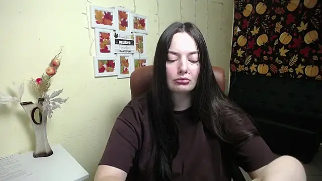 MilanaPrice online show from 11-22-25, 06:23