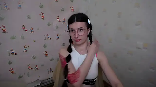 Snapshot of MaryEm976 chatting on 04-28-26, 05:45 MaryEm976 online show from 04-28-26, 05:45