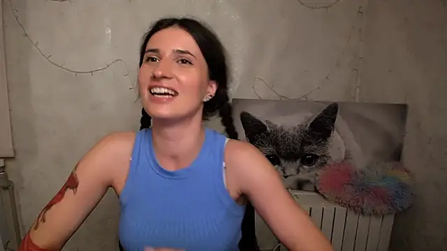 Snapshot of MaryEm976 chatting on 05-15-26, 08:43 MaryEm976 online show from 05-15-26, 08:43