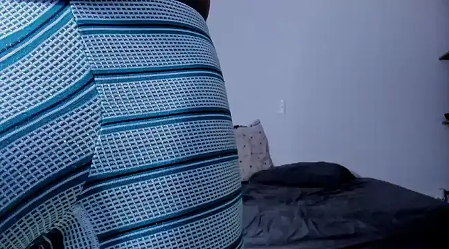 Snapshot of Cloudy_pigDude chatting on 02-02-25, 10:24 Cloudy pigDude online show from 02-02-25, 10:24