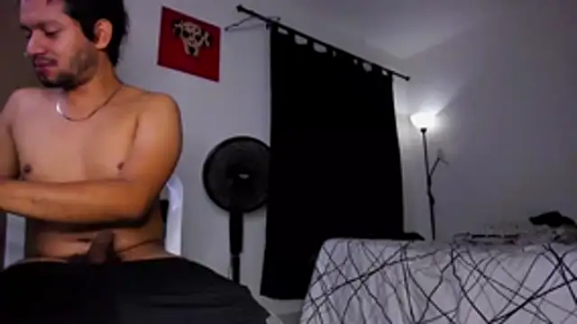 Cloudy pigDude online show from 04-06-26, 04:46