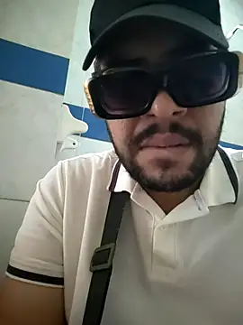 eljefe1119 online show from 03-04-25, 06:07