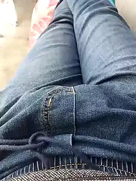 Snapshot of K-27 chatting on 10-27-25, 01:26 K-27 online show from 10-27-25, 01:26