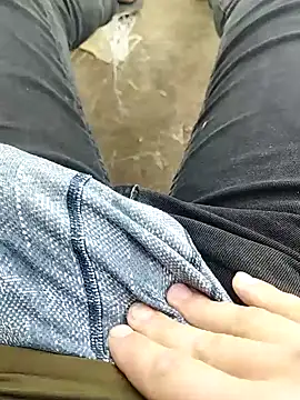 Snapshot of K-27 chatting on 11-04-25, 09:52 K-27 online show from 11-04-25, 09:52