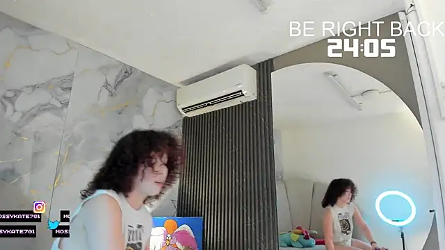 Katemoss70 online show from 10-17-25, 12:41