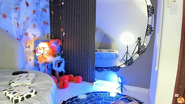 Katemoss70 online show from 10-24-25, 12:23