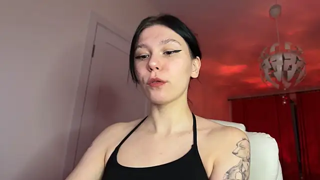 Snapshot of pinkdolly18 chatting on 02-01-25, 10:23 pinkdolly18 online show from 02-01-25, 10:23