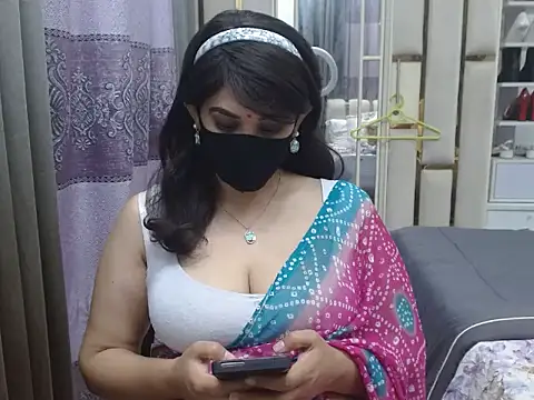 Snapshot of Lovelywife786 chatting on 07-25-26, 06:00 Lovelywife786 online show from 07-25-26, 06:00