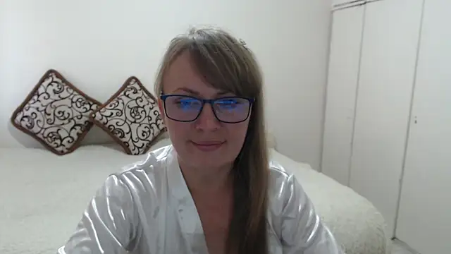 MargotLot online show from 06-12-26, 02:16
