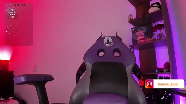 EmmaRusso online show from 04-19-26, 10:47