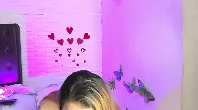 Snapshot of AndreaLombana chatting on 03-02-25, 09:32 AndreaLombana online show from 03-02-25, 09:32