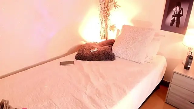 Snapshot of Alicee_Levine chatting on 11-03-25, 09:05 Alicee Levine online show from 11-03-25, 09:05