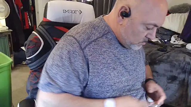 Snapshot of Drake_DVamp chatting on 03-22-25, 03:30 Drake DVamp online show from 03-22-25, 03:30