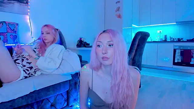 Snapshot of AlexRoseLiRed chatting on 12-15-24, 10:15 AlexRoseLiRed online show from 12-15-24, 10:15