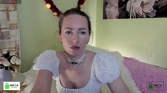 Snapshot of Queenymel chatting on 01-23-25, 03:32 Queenymel online show from 01-23-25, 03:32