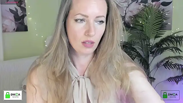 Queenymel online show from 06-07-26, 04:55