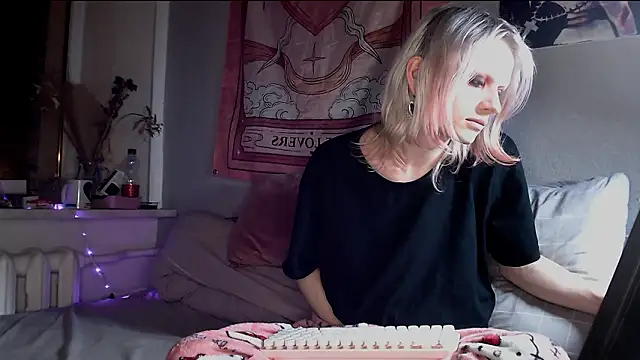 Alien Bella online show from 03-14-26, 09:09