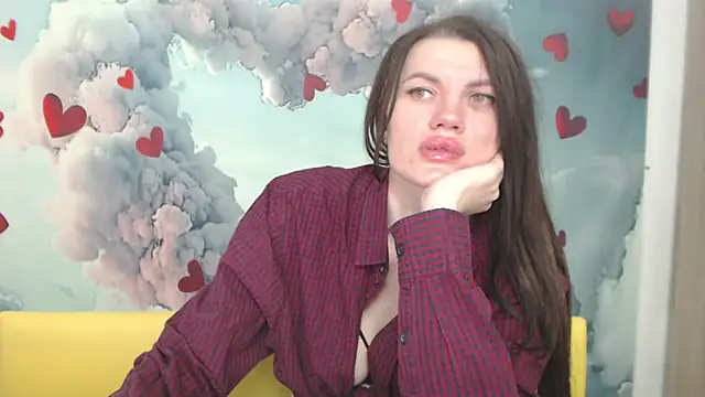 Snapshot of MilaLoona chatting on 02-14-25, 10:17 MilaLoona online show from 02-14-25, 10:17