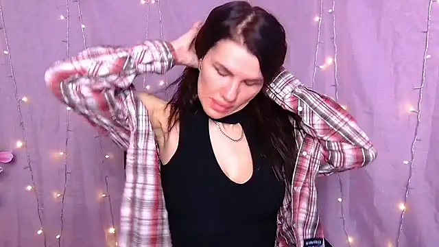 Snapshot of MilaLoona chatting on 03-04-26, 07:14 MilaLoona online show from 03-04-26, 07:14